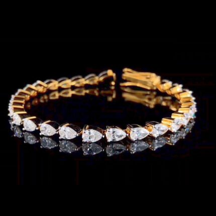 Popular Pear shaped Diamond bracelet