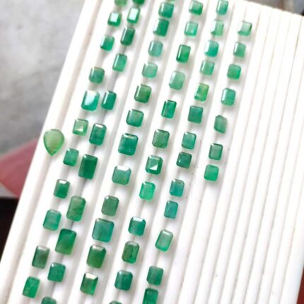Natural Panna Gemstone (Emerald) | Certified | Rectangle Cut - Image 2