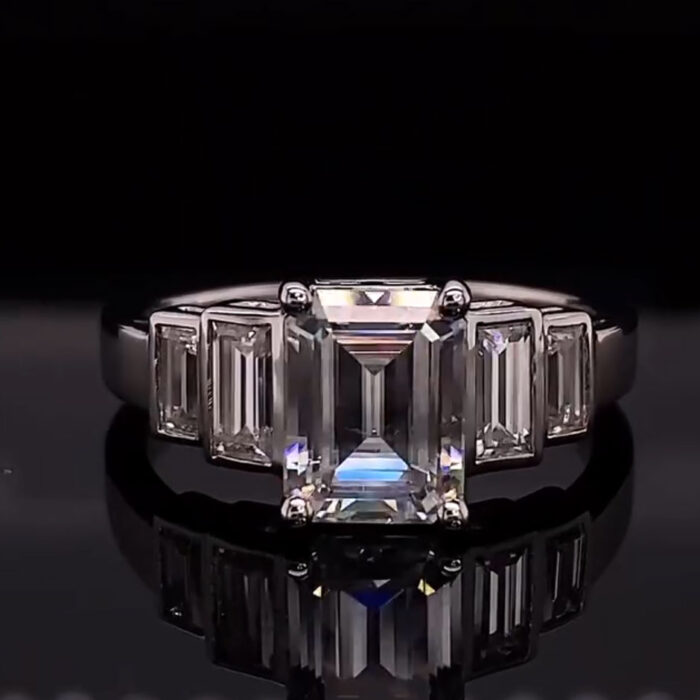 Emerald Centerpiece Ring
