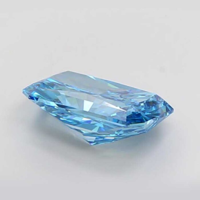 8 Carat Radiant cut Blue Diamond | IGI Certified, VS1 Clarity - Image 2