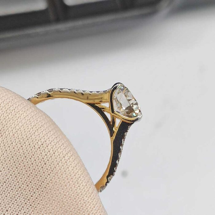 Forever Embrace: Solitaire Diamond Ring of Eternal Love - Image 2